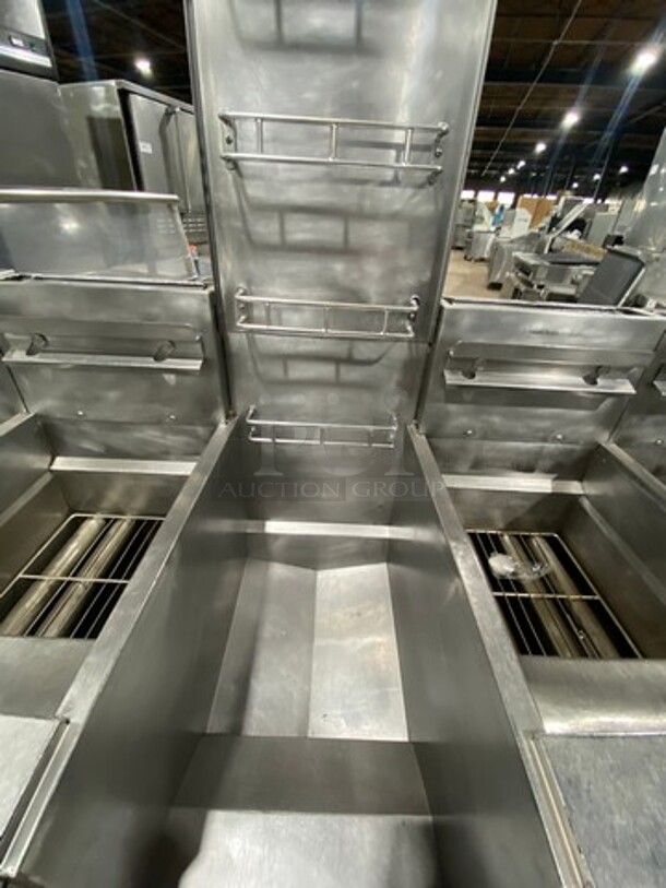 FAB! Pitco Frialator Commercial Natural Gas Powered 4 Bay Deep Fat Fryer! With Middle Fryer Basket Rack! With Oil Filter System! All Stainless Steel! On Casters! WORKING WHEN REMOVED! Model: SGH50 SN: G10HC034159 - Image 7 of 12