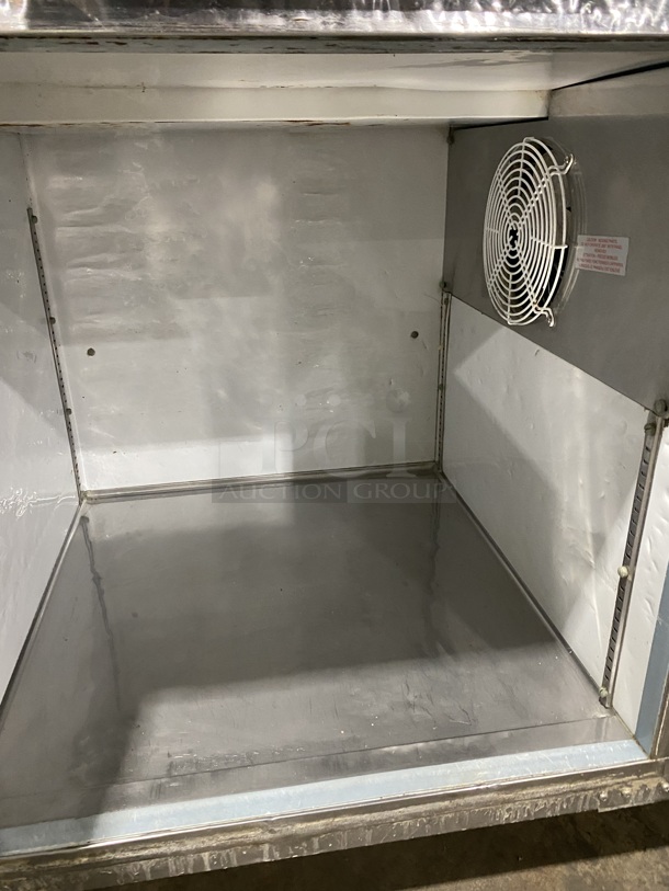 Valpro Commercial Refrigerated Pizza Prep Table! With Single Door Storage Space! All Stainless Steel! On Casters! Model: VPP44 SN: 8004233 115V 1 Phase - Image 6 of 9