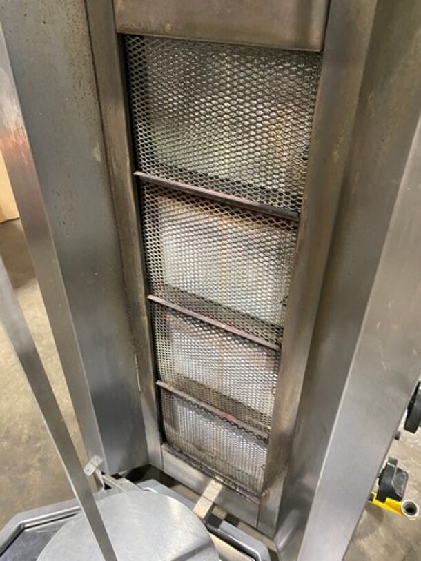 LATE MODEL! 2018 Axis Commercial Natural Gas Powered Kebab/ Gyro Machine! All Stainless Steel! Model: AXVB4 SN: 885900GD4UL180162! Working When Removed! - Image 6 of 10