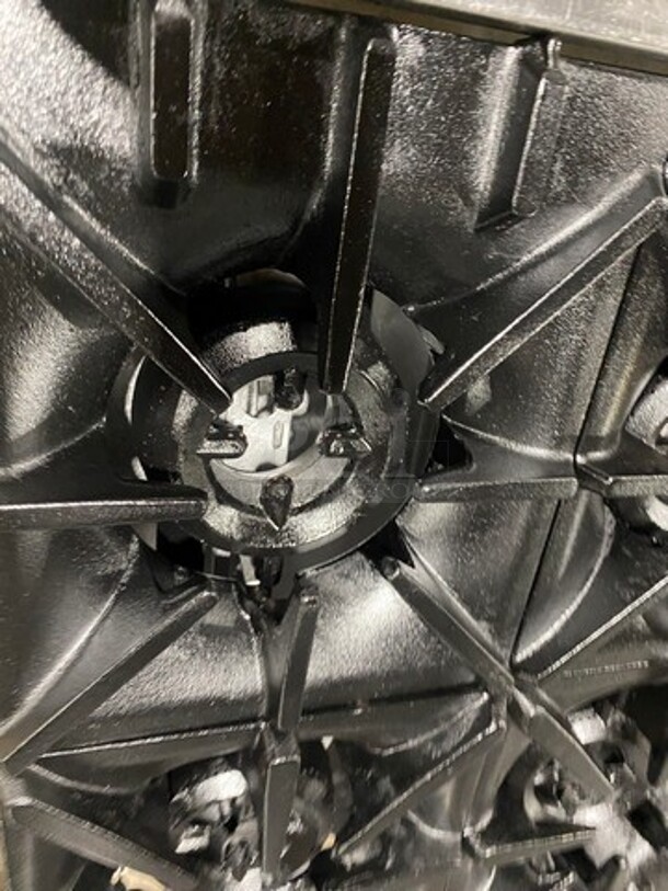 Sunfire Commercial Natural Gas Powered 6 Burner Stove! With Raised Back Splash And Salamander Shelf! With Oven Underneath! All Stainless Steel! On Casters! - Image 6 of 8