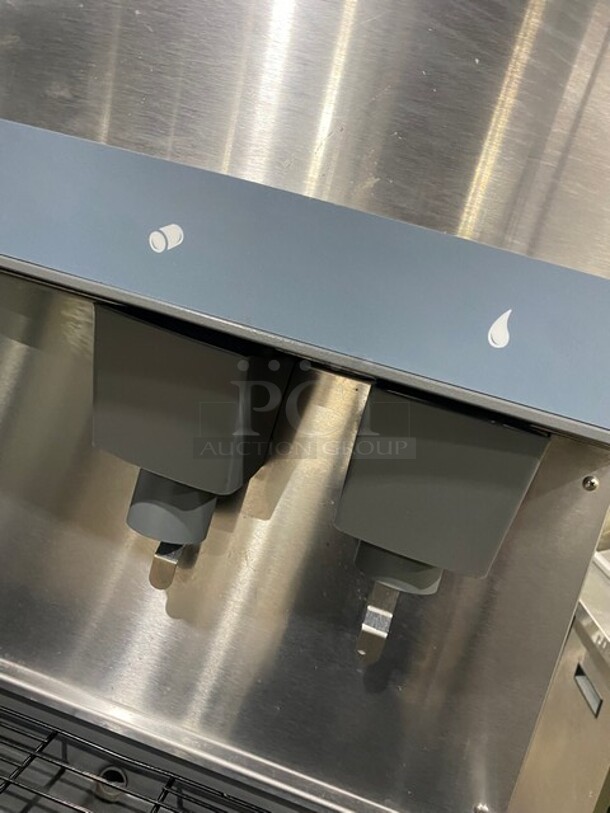 Follet floor Model Nugget Ice & Water Dispenser! 25LB Storage! MODEL 110FB425A 115V 1PH  - Image 5 of 9