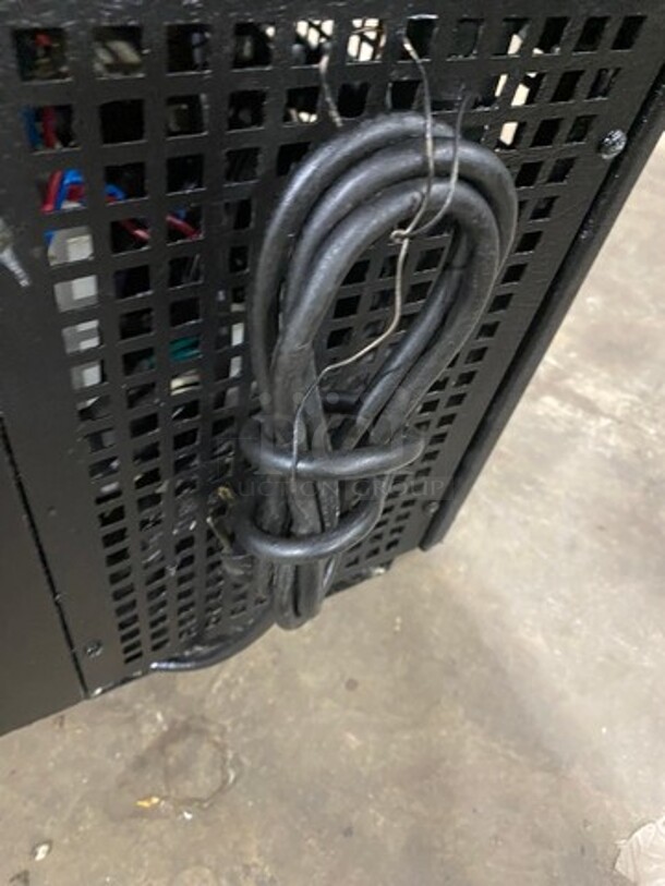 True Commercial 3 Door Back Bar Cooler! With View Through Doors! All Stainless Steel! Model: TBB2472GSDLD SN: 8945158 115V 60HZ 1 Phase - Image 7 of 7