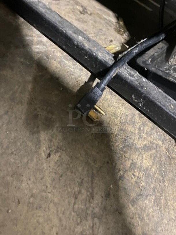 True 2 Door Reach In Cooler Merchandiser! With View Through Doors! With Poly Coated Racks! Model: GDM49 SN: 14404664 115V 60HZ 1 Phase - Image 8 of 8