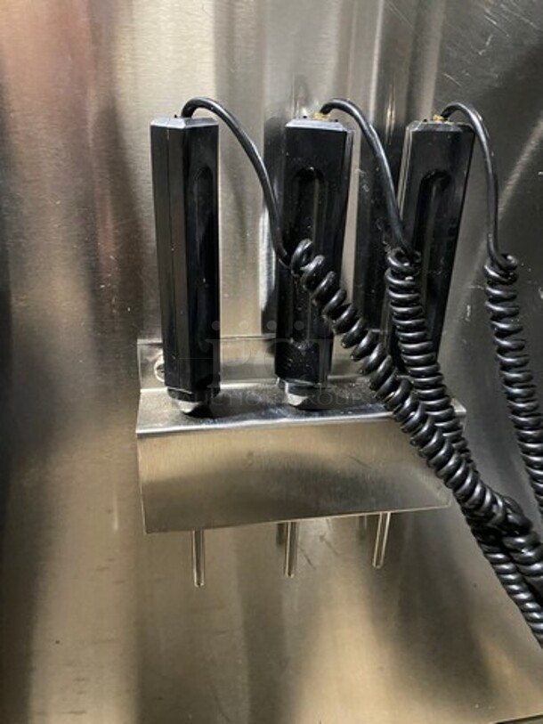 FAB! Traulsen Commercial Single Door Blast Chiller/ Shock Freezer! All Stainless Steel! On Legs! Model: RBC50ZWM01 SN: T67915J07 115V 60HZ 1 Phase - Image 6 of 11