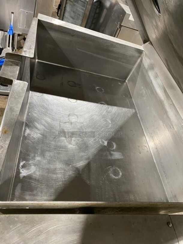 Southbend Commercial Electric Powered Tilt Skillet/Braising Pan! All Stainless Steel! On Legs! Model: BECT30 208V 60HZ 3 Phase - Image 5 of 9