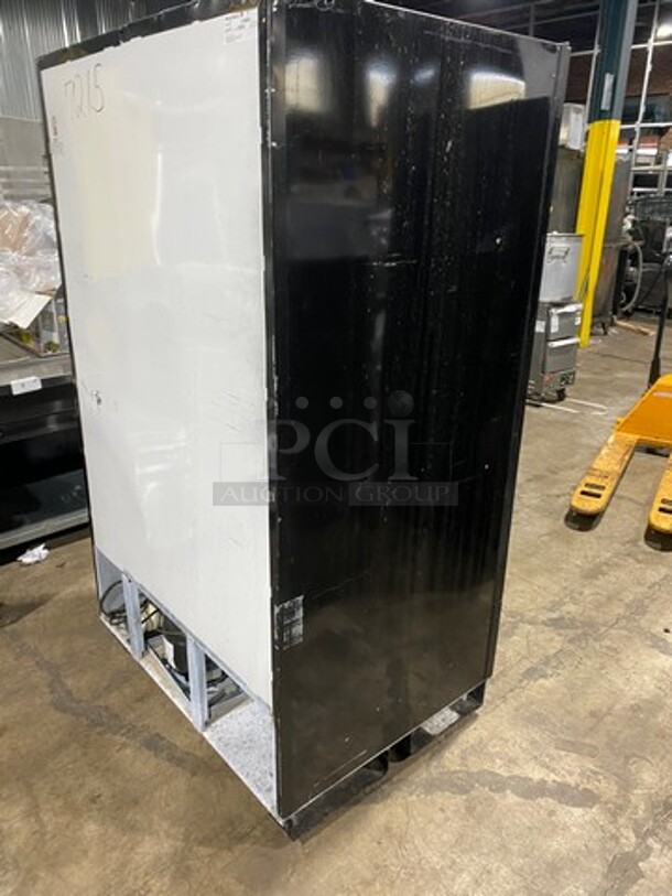 Dixie Narco Commercial Drink Vending Machine! With Bill And Coin Acceptor! Model: DN5591 SN: 82820065 120V 60HZ 1 Phase - Image 4 of 11