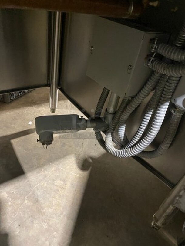 NICE! Wells Commercial Electric Powered 8 Well Steam Table! With Storage Space Underneath! All Stainless Steel With Wooden Outline! Model: HWSMP6D SN: BITTD1109A0164 208V 60HZ 1 Phase - Image 11 of 11