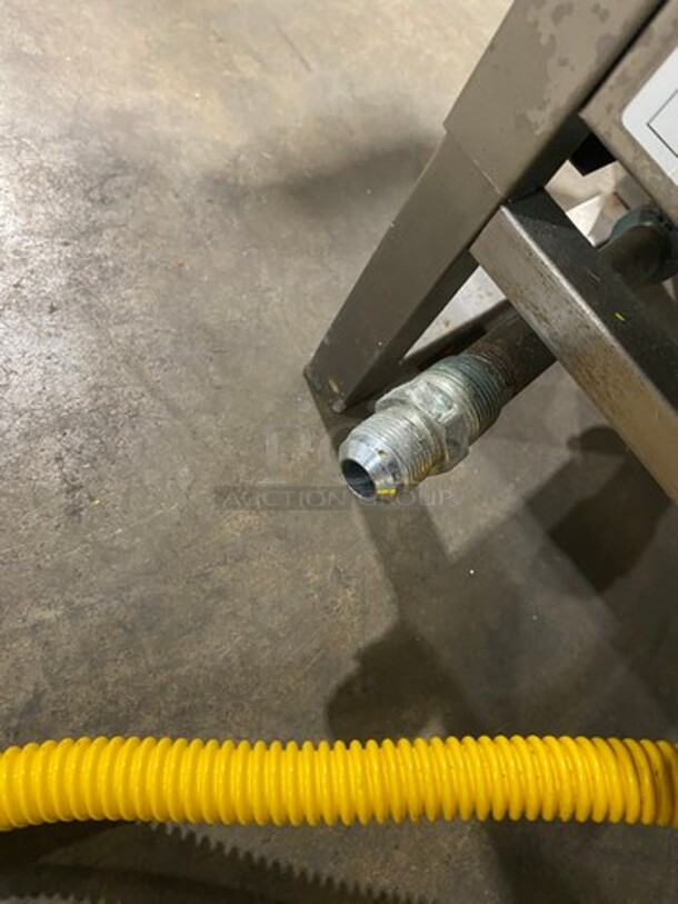 LATE MODEL! 2018 Axis Commercial Natural Gas Powered Kebab/ Gyro Machine! All Stainless Steel! Model: AXVB4 SN: 885900GD4UL180161! Working When Removed! - Image 9 of 9