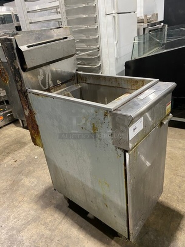 Black Diamond Commercial Natural Gas Powered Deep Fat Fryer! All Stainless Steel! On Legs! - Image 2 of 8