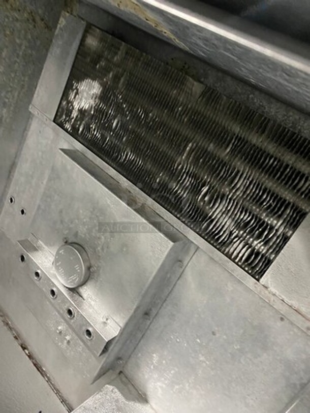 True Commercial Under The Counter Beer Bottle Cooler! With Single Sliding Stainless Steel Top Door! Model: TD3612 SN: 146716 115V 60HZ 1 Phase - Image 6 of 8