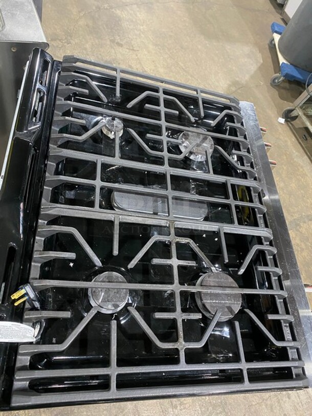 Frigidaire 4 Burner Stove! With Oven Underneath! Metal Oven Racks! All Stainless Steel! - Image 5 of 12