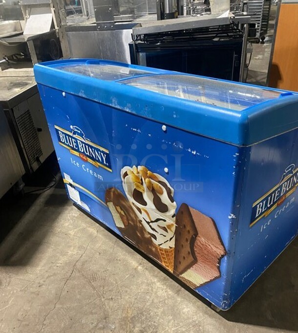 AHT Commercial Reach Down Ice Cream Chest Freezer Display! On Casters! Model: RIOS125 SN:60020500000169 120V 1PH - Image 3 of 9