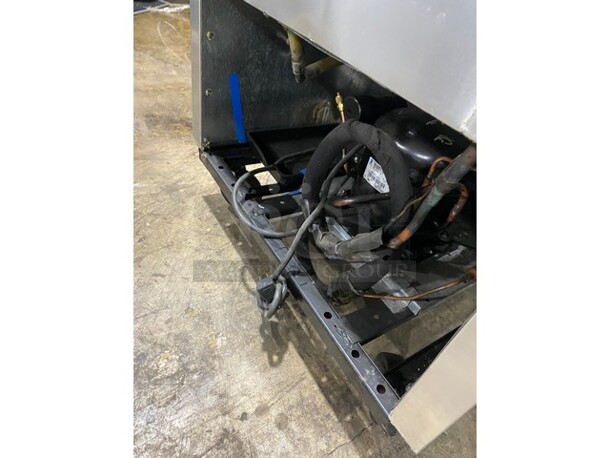 True Commercial Single Door Reach In Refrigerator! With Poly Coated Racks! All Stainless Steel! On Casters! Model: T23 SN: 5279908! 115V 60HZ 1 Phase! - Image 9 of 9