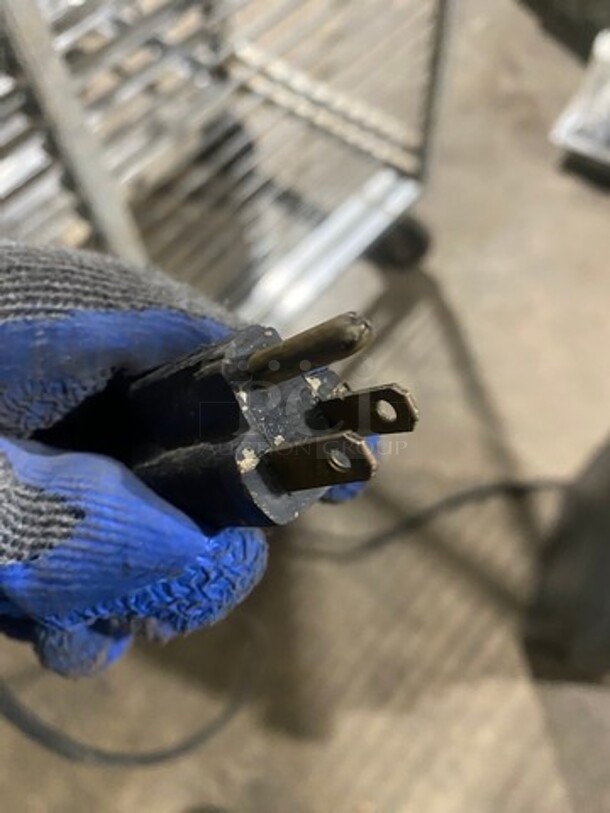 Bunn Commercial Countertop Coffee Bean Grinder Machine! Model: G1HD SN: G100008204 120V 60HZ 1 Phase - Image 8 of 8