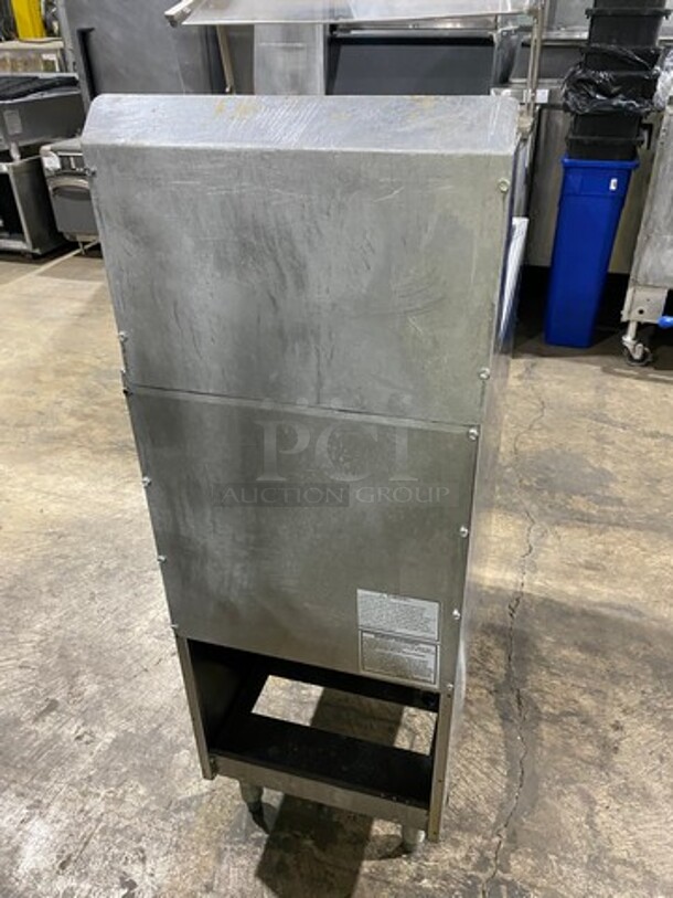 American Range Commercial Natural Gas Powered Deep Fat Fryer! With 2 Metal Frying Baskets! With Backsplash! All Stainless Steel! On Legs! Model: AF50HE SN: 211020FO082 - Image 4 of 9