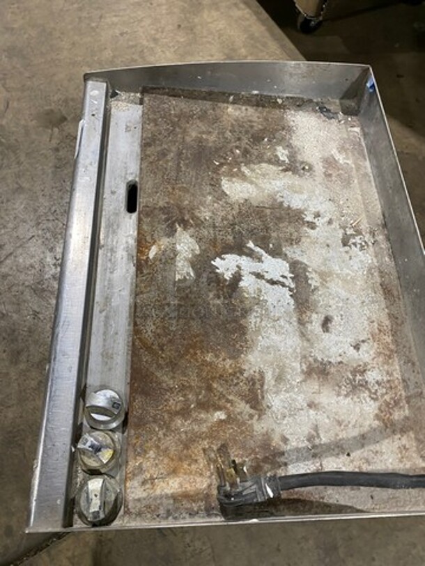 Star Max Commercial Countertop Electric Powered Flat Top Griddle! With Back And Side Splashes! All Stainless Steel! On Small Legs! - Image 5 of 7