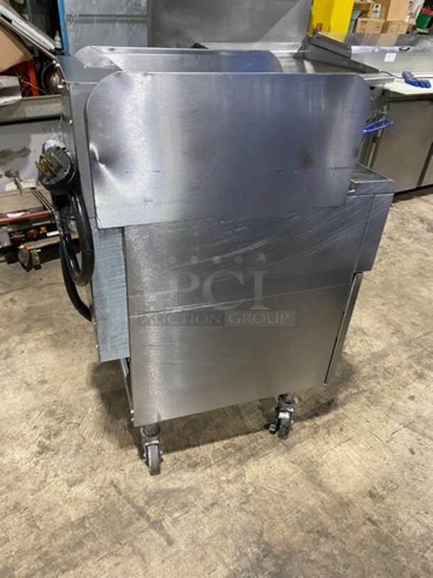 Frymaster Commercial Electric Powered Deep Fat Fryer! With Metal Frying Baskets! With Side Splashes! All Stainless Steel! On Casters! Model: RE1142SE SN: 1508NA0057 208V 60HZ 3 Phase - Image 4 of 10