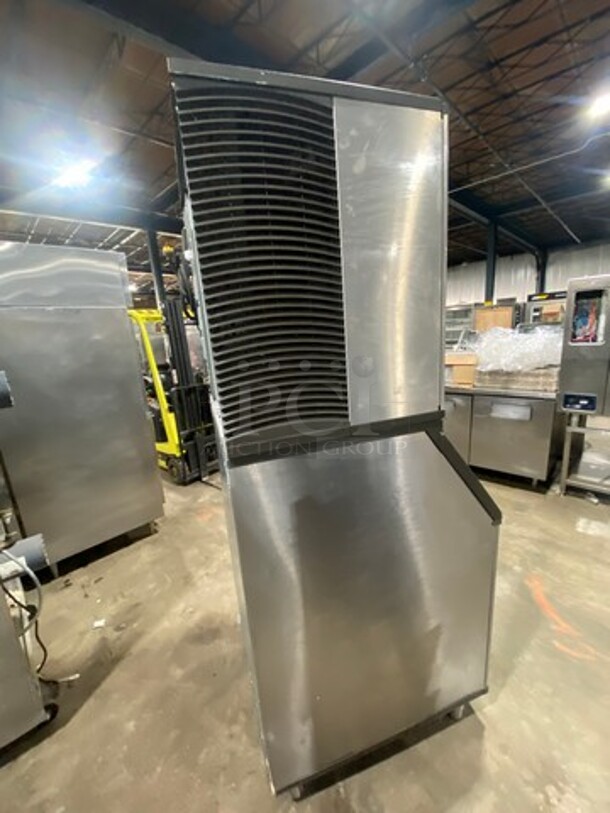Manitowoc Commercial Ice Maker Machine! With Commercial Ice Bin! All Stainless Steel! On Legs! Model: IYT1200A261 SN: 1120386769! 208/230V 60HZ 1 Phase! - Image 4 of 7