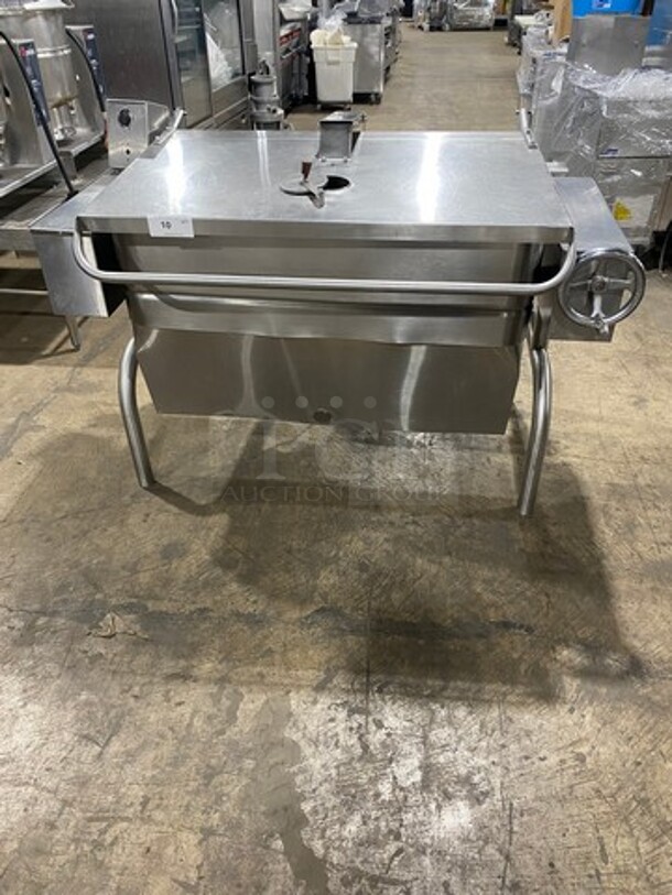 Groen Commercial Natural Gas Powered Skillet/Braising Pan! All Stainless Steel! On Legs! Model: HFP14 SN: 7717HCF - Image 1 of 9