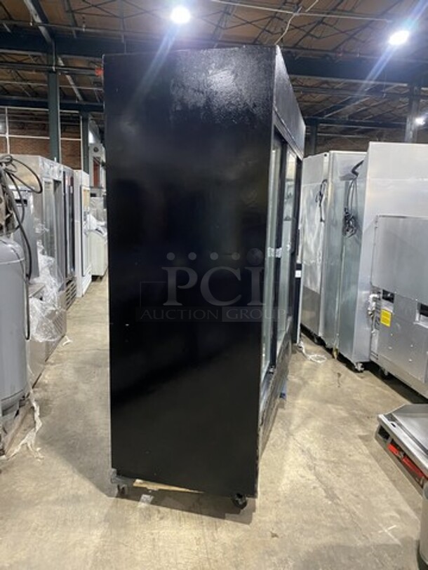 True 3 Sliding Door Cooler Merchandiser! With Poly Coated Rackks! Model GDM69 Serial 11920903! 115V 1 Phase!  - Image 3 of 9