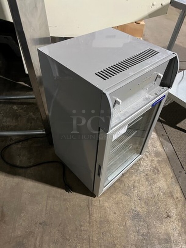 Metalfrio Countertop/ Undercounter Mini Fridge! With View Through Door! With Racks! Model: MT84 - Image 3 of 7