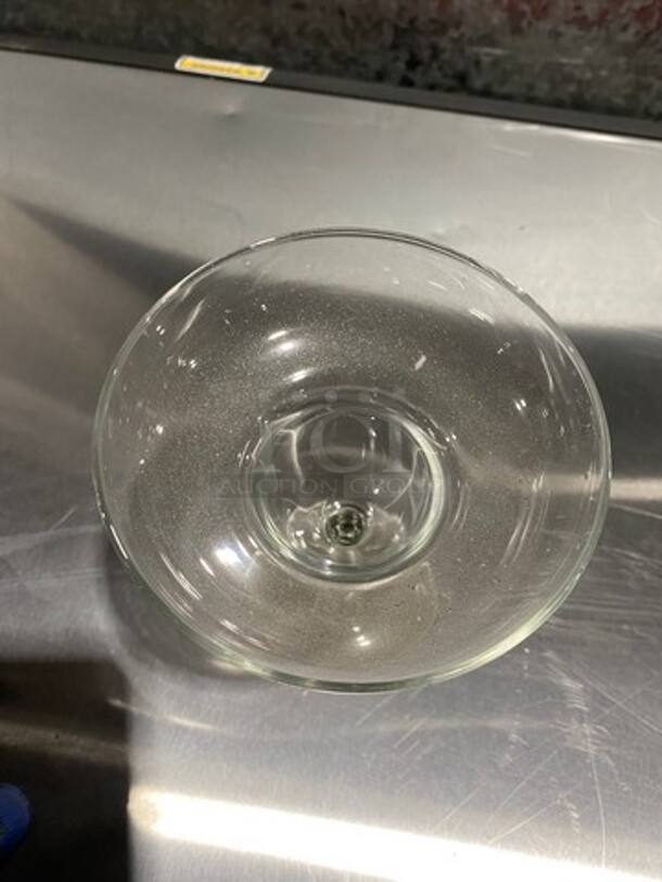 Some Clear Glass Stemmed Margarita Glasses! Includes 2 Poly Cup Crate! ONE CRATE IS EMPTY! 2x Your Bid! - Image 4 of 7