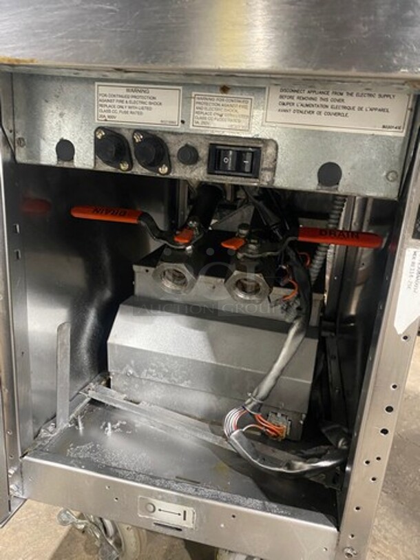 Frymaster Commercial Electric Powered Split Bay Deep Fat Fryer! With Metal Frying Baskets! All Stainless Steel! On Casters! Model: RE1142SE SN: 1508NA0057 208V 60HZ 3 Phase - Image 8 of 11