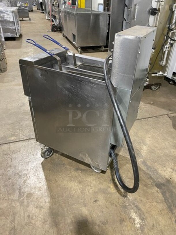 FRYMASTER Commercial Electric Powered Split Bay Deep Fat Fryer! With Metal Frying Baskets! All Stainless Steel! On Casters Model: RE1142SE Serial 1508NA0057 208V/60HZ/3 Phase! - Image 3 of 10