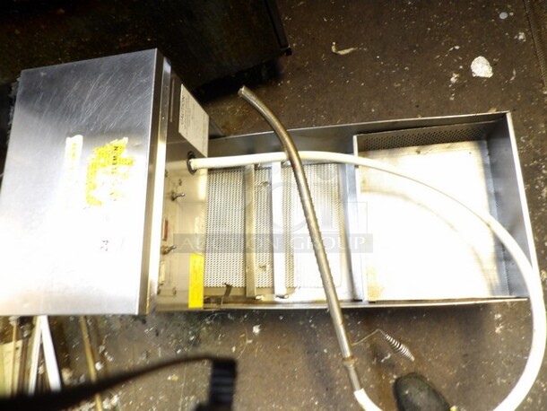Frymaster Low Profile Portable Filter Stainless Steel 
14"x36"x24"
TESTED AND WORKING - Image 3 of 6