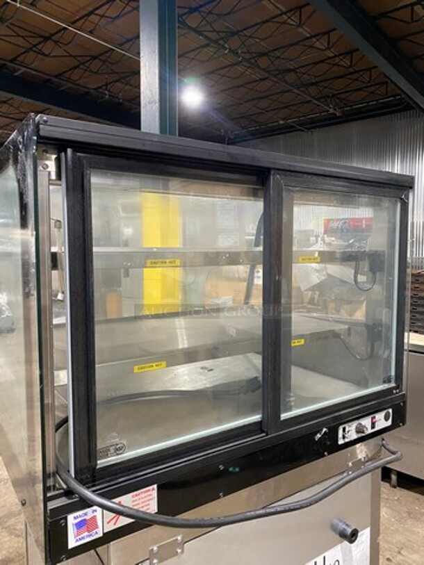 Federal Industries Commercial Countertop Heated Food Holding/ Display Cabinet Merchandiser! With Rear Access Doors! With Curved Front Glass! Stainless Steel Body! Model: CH3628 SN: 12071771692 120V 60HZ 1 Phase - Image 4 of 9