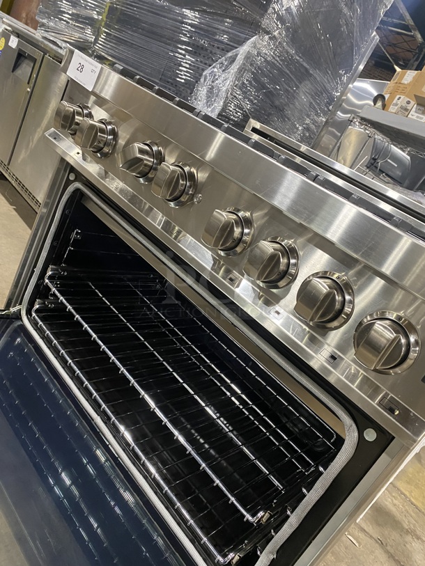 2019 AMAZING! ZLINE Gas Powered 6 Burner Stove! With Oven Underneath! Stainless Steel! On Legs! MODEL RG36
Serial 19061590289 120V/60Hz - Image 7 of 10