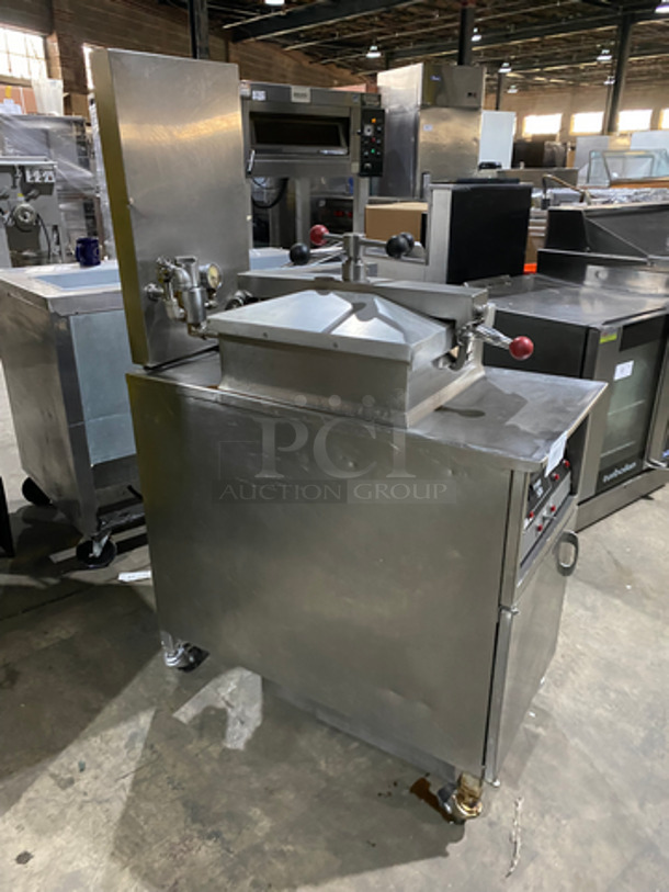 Henny Penny Pressure Fryer 500! With Frying Basket! Electric! All Stainless Steel! On Casters! Model: 500 SN: EB051HH 208V 60HZ 3 Phase - Image 3 of 10