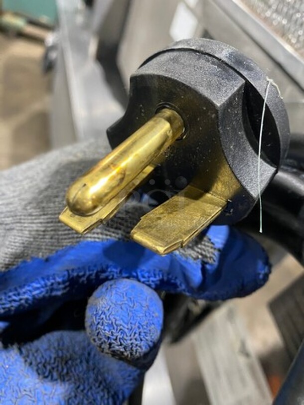 LATE MODEL! 2019 Turbo Chef Commercial Countertop Rapid Cook Oven! On Small Legs! Model: NGO SN: NGOD46889 208/240V 60HZ 1 Phase - Image 8 of 8