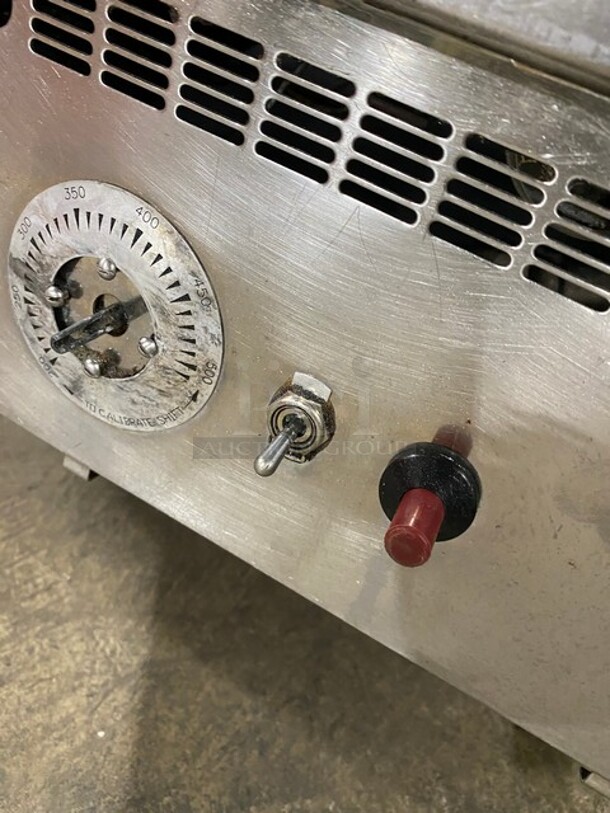 Lang Countertop Thermostatic Control Natural Gas Powered Mirror Shine Top Flat Top Griddle! With Back And Side Splashes! All Stainless Steel! On Small Legs! - Image 7 of 8