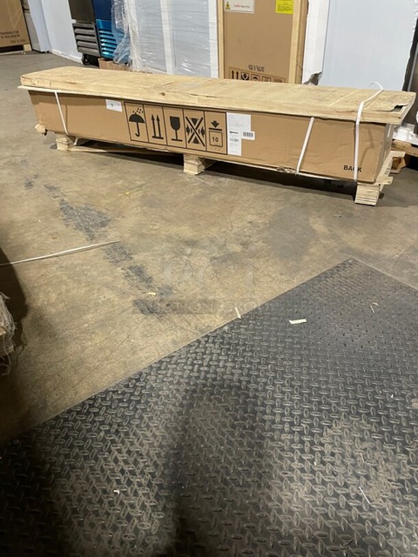Nice New In the Box Omcan Counter Top Refrigerated Pizza Topping Rail With Full Sneeze Glass Guard! Model 46680! 120v 60hz - Image 1 of 3