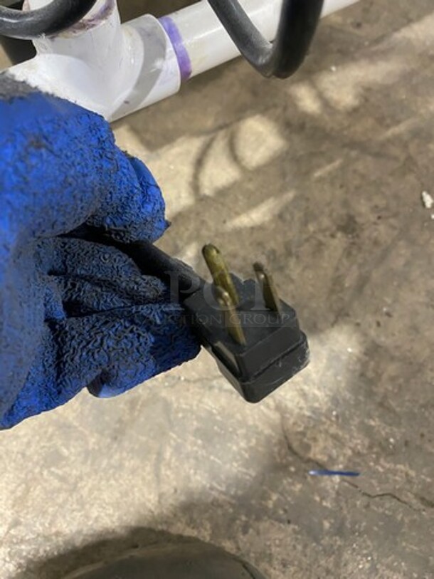 Scotsman Commercial Undercounter Ice Maker Machine! On Legs! Model: SCE170A1C SN: 66949511S 115V 60HZ 1 Phase - Image 7 of 7