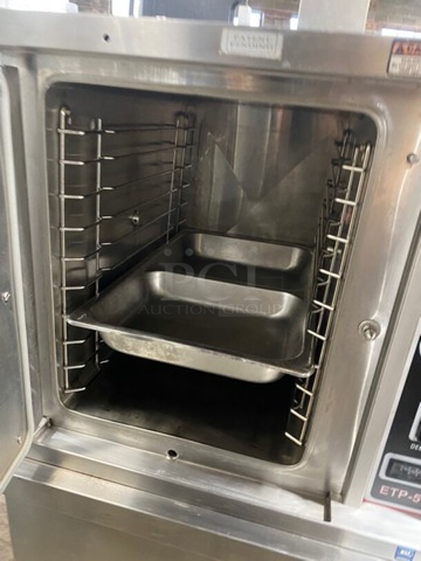 Market Forge Commercial Natural Gas Powered Single Cabinet Steamer! All Stainless Steel! On Legs! Model: ETP5G SN: 7623611CC5517 - Image 5 of 11