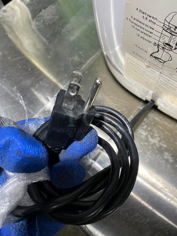 Well Commercial Countertop Ice Shaver Machine! Model: BY-118 110V 60HZ - Image 8 of 8