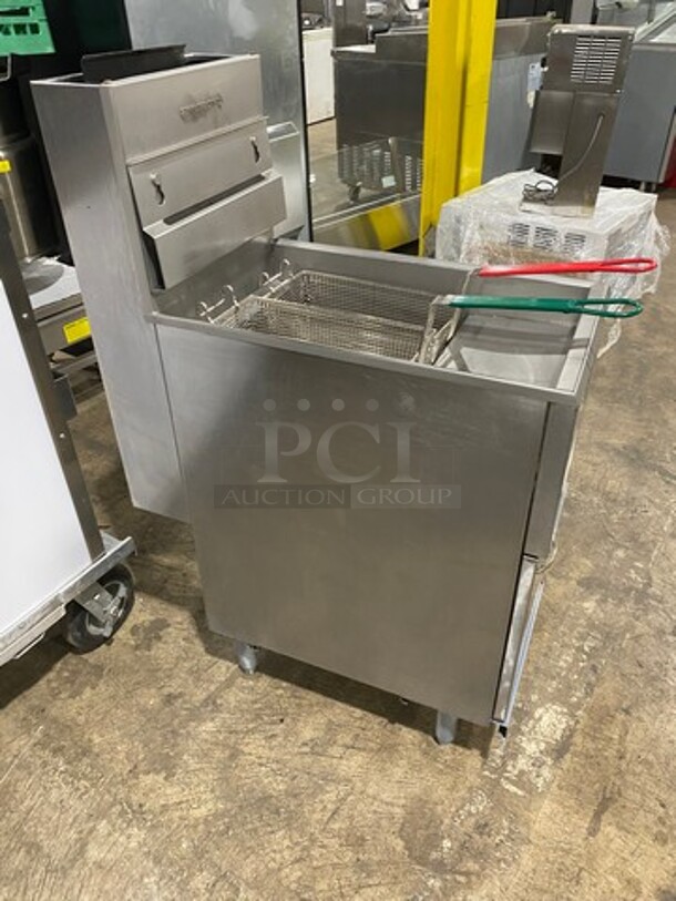Pitco Sir Lawrence Commercial Natural Gas Powered Deep Fat Fryer! With Metal Frying Baskets! With Backsplash! All Stainless Steel! On Legs! - Image 3 of 9