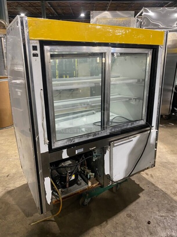 Leader Commercial Refrigerated Deli/Bakery Display Case Merchandiser! With Curved Front Glass! With Rear Access Doors! Stainless Steel Body! Model: RHDL48 SN: PT10M1682D! 115V 60HZ 1 Phase! - Image 4 of 9