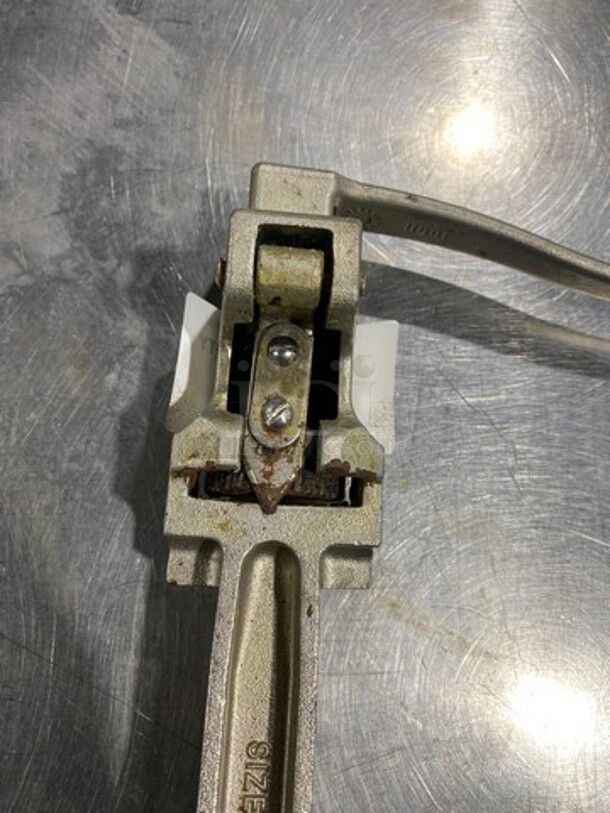 NICE! Edlund Can Opener! - Image 3 of 6