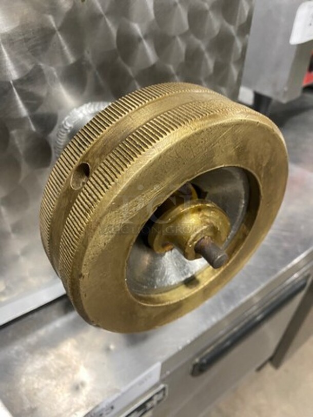 La Prestigiosa Commercial Countertop Pasta Molder! Model: 2000 - Image 7 of 9