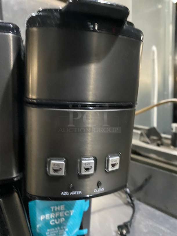 Cuisinart Countertop Coffee Machine/Single Cup Coffee Brewer! Model: SS15 120V 60HZ - Image 6 of 11