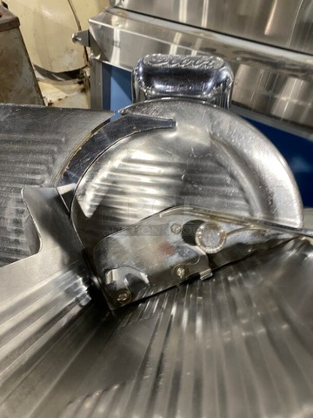  GLOBE Commericial Counter Top Deli Meat/Cheese Slicer! Stainless Steel! Model 500! 115V  1Phase!  - Image 6 of 7
