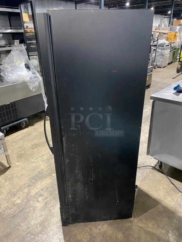 True Commercial Single Door Reach In Cooler Merchandiser! With View Through Door! Poly Coated Racks! Model: GDM12HCTSL01 SN: 9691167 115V 60HZ 1 Phase - Image 2 of 8