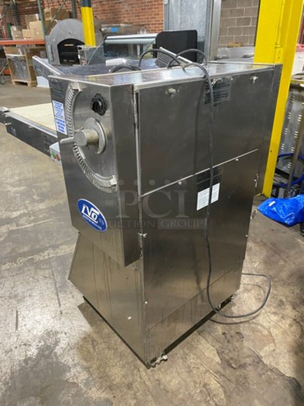 LVO Commercial Floor Style Dough Sheeter/Molder! All Stainless Steel! Model: SM24 SN: SM2404020912 120V60HZ 1 Phase - Image 3 of 10