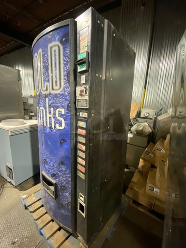 Commercial Drink Vending Machine! 8 Drink Selections! With Bill And Coin Acceptor! Suitable For Indoor And Outdoor Use! - Image 2 of 7