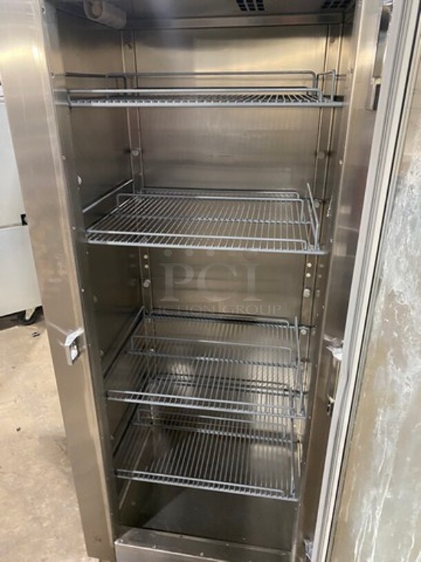 Traulsen Commercial Single Door Reach In Cooler Merchandiser! With View Through Door! Poly Coated Racks! All Stainless Steel! Model: UR30WT SN: 219617 115V 60HZ 1 Phase - Image 5 of 9