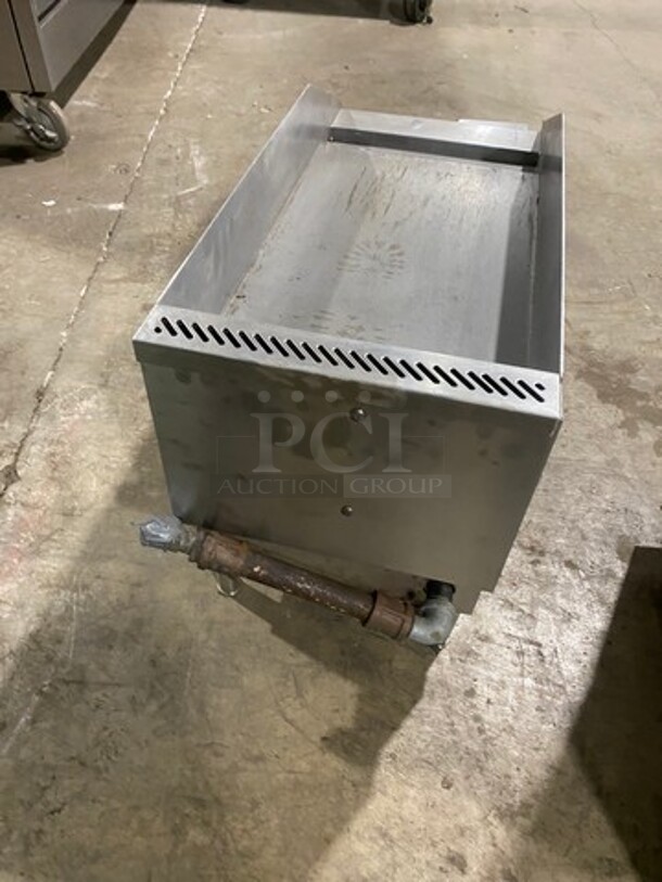 L & J Natural Gas Powered 12 Inch Flat Grill! Model JS1218N Serial 1512037! On Legs!  - Image 4 of 8