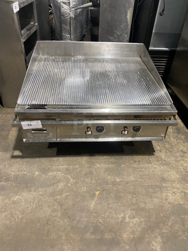 Keating Commercial Countertop Natural Gas Powered Grill! With Mirror Shine Grooved Grill! With Back And Side Splashes! All Stainless Steel! On Legs! Model: 36X36FLD SN: GG43239